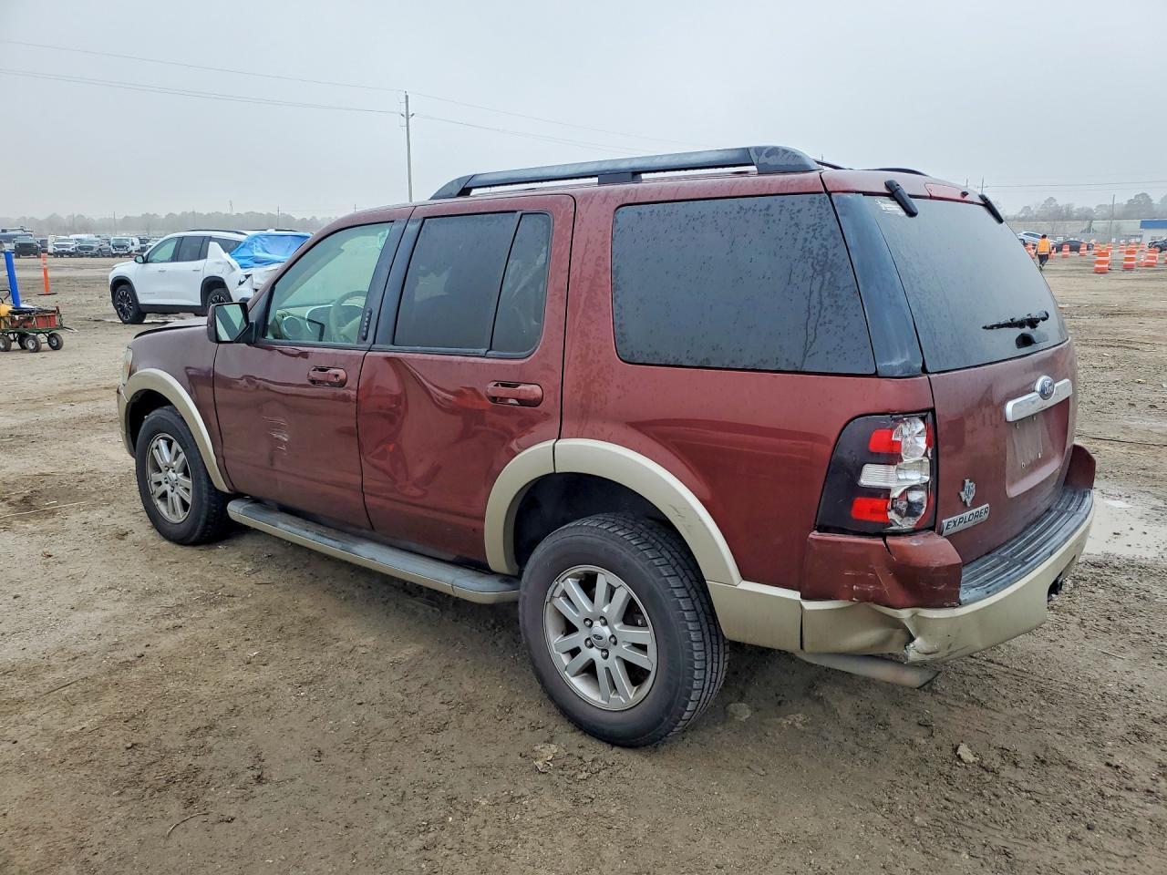 2010 Ford Explorer Eddie Bauer - Фото 2