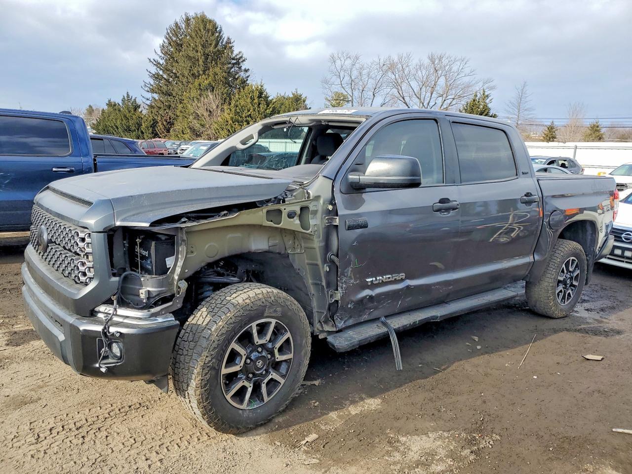 2020 Toyota Tundra Crewmax Sr5