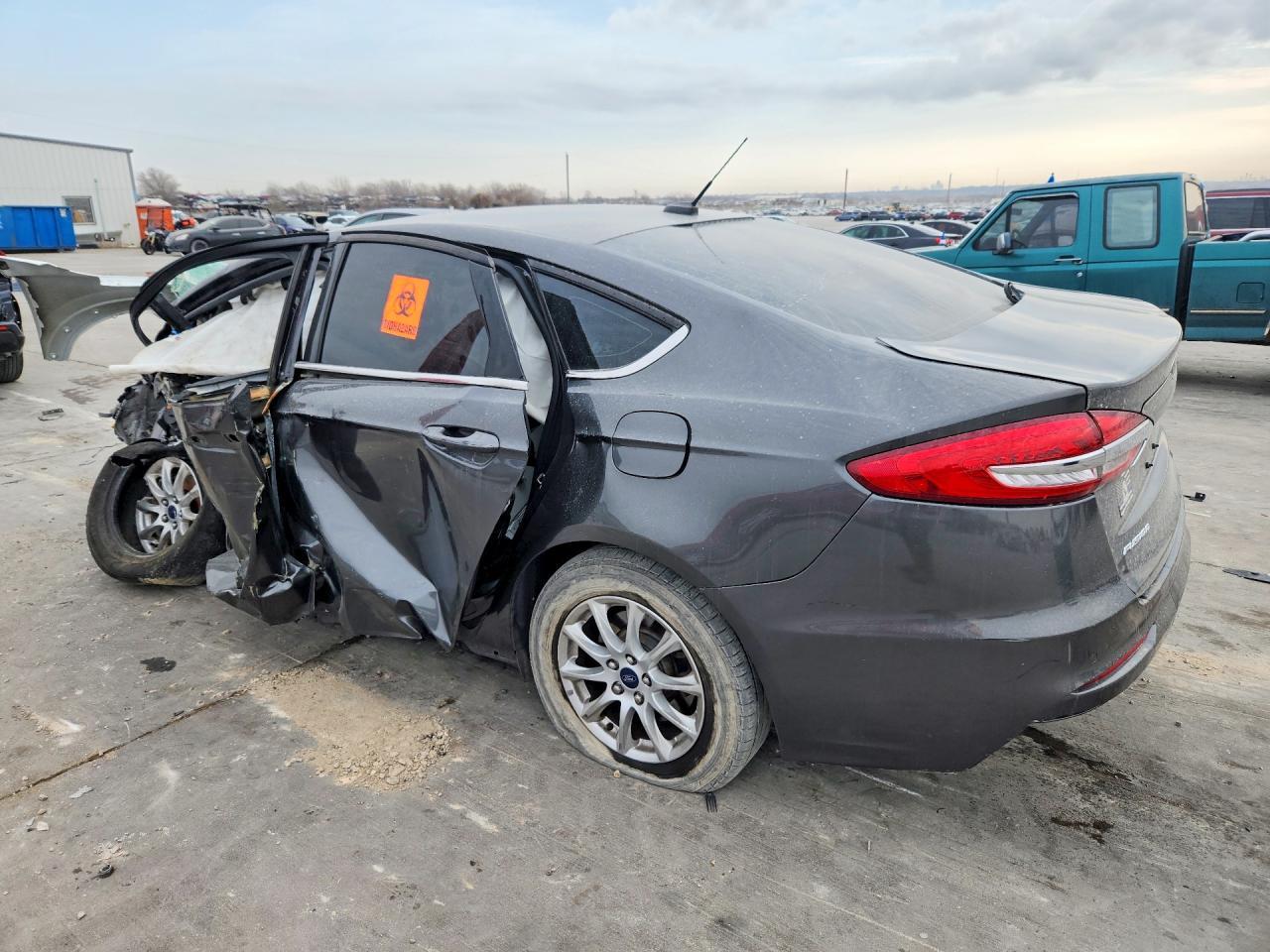 2017 Ford Fusion Se - Фото 2