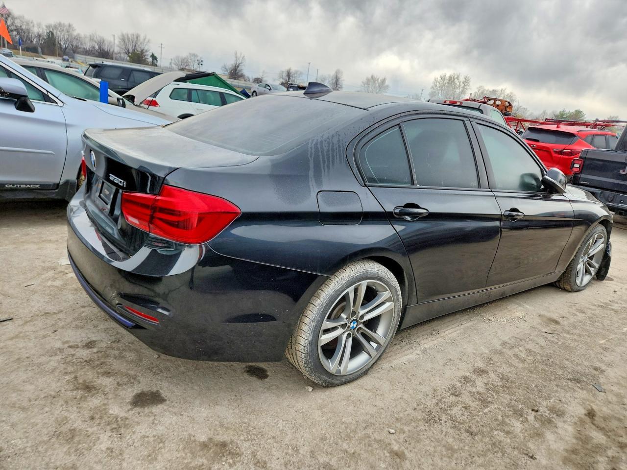 2018 BMW 330 Xi - Image 3