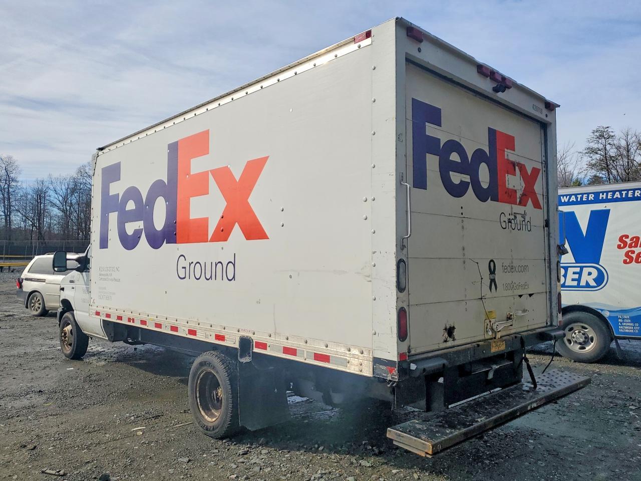 2014 Ford E350 Box Truck - Фото 2