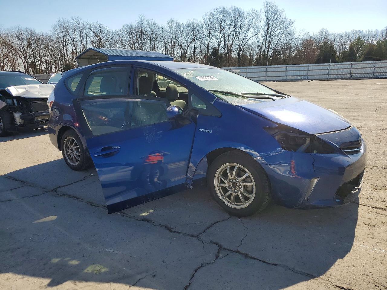2012 Toyota Prius V - Image 4