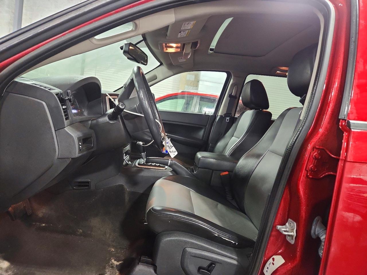 2010 Jeep Grand Cherokee Laredo - Image 7