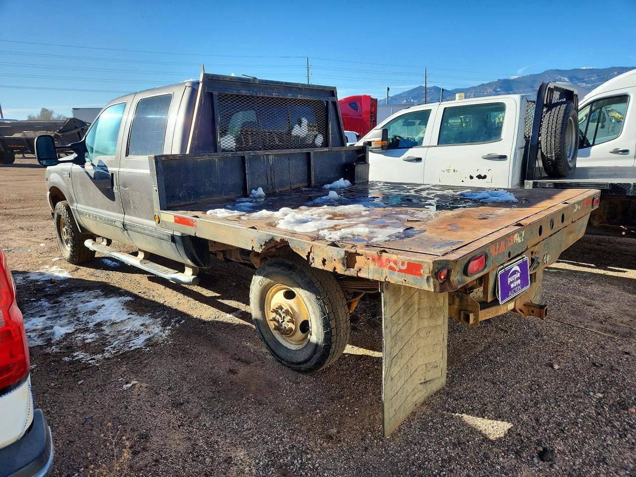2003 Ford F250 Flatbed Truck - Фото 2