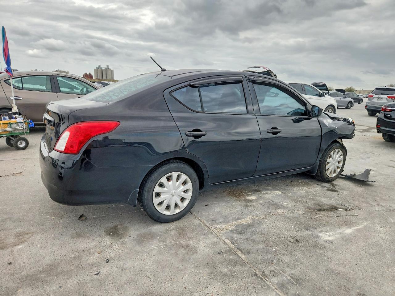 2016 Nissan Versa 1.6 S - Фото 3