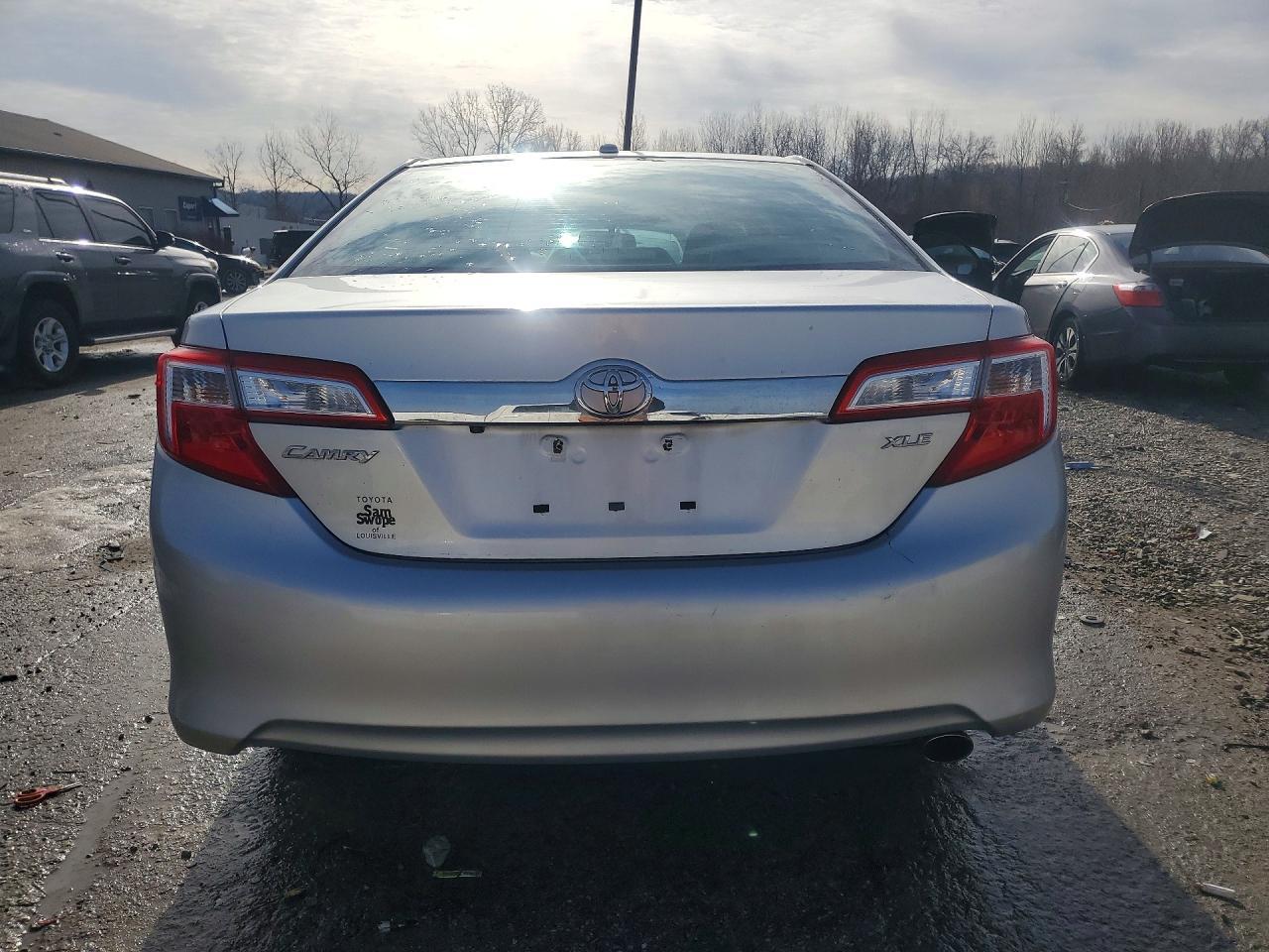 2014 Toyota Camry Xle - Image 6
