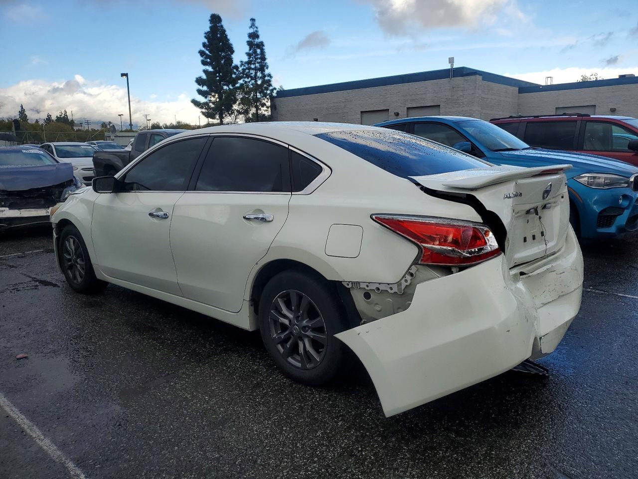 2015 Nissan Altima - Фото 2