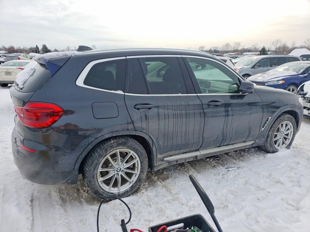 2021 BMW X3 xDrive30E - Image 3