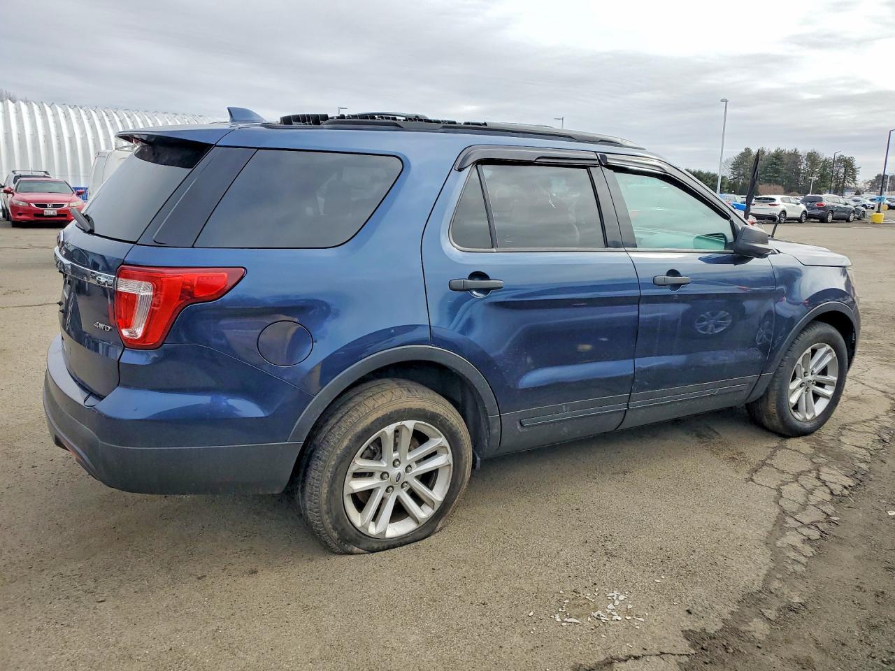 2016 Ford Explorer - Фото 3