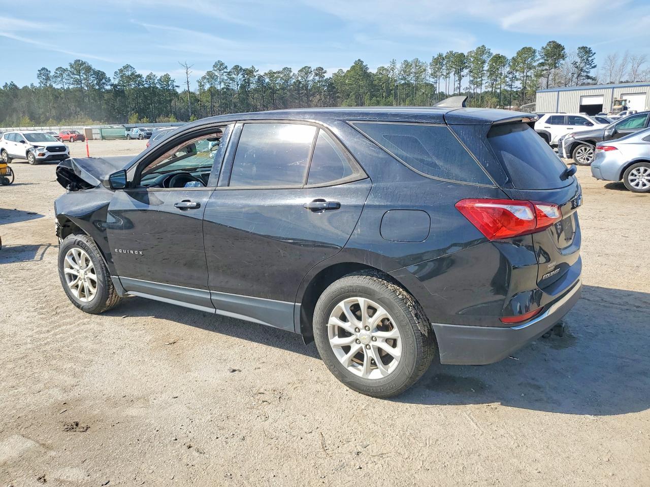 2018 Chevrolet Equinox Ls - Image 2