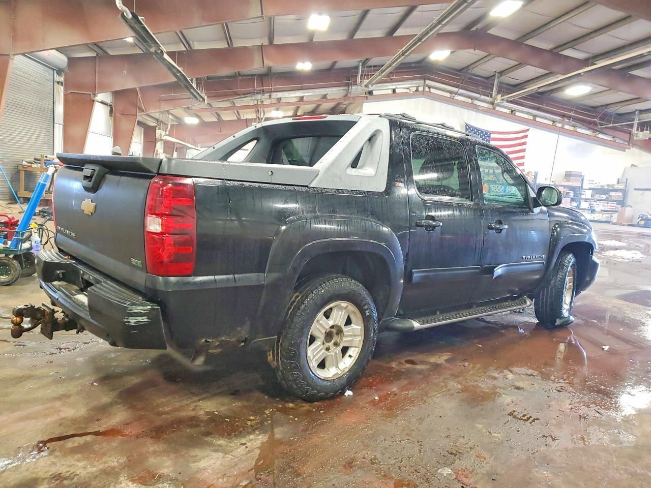 2011 Chevrolet Avalanche Lt - Фото 3