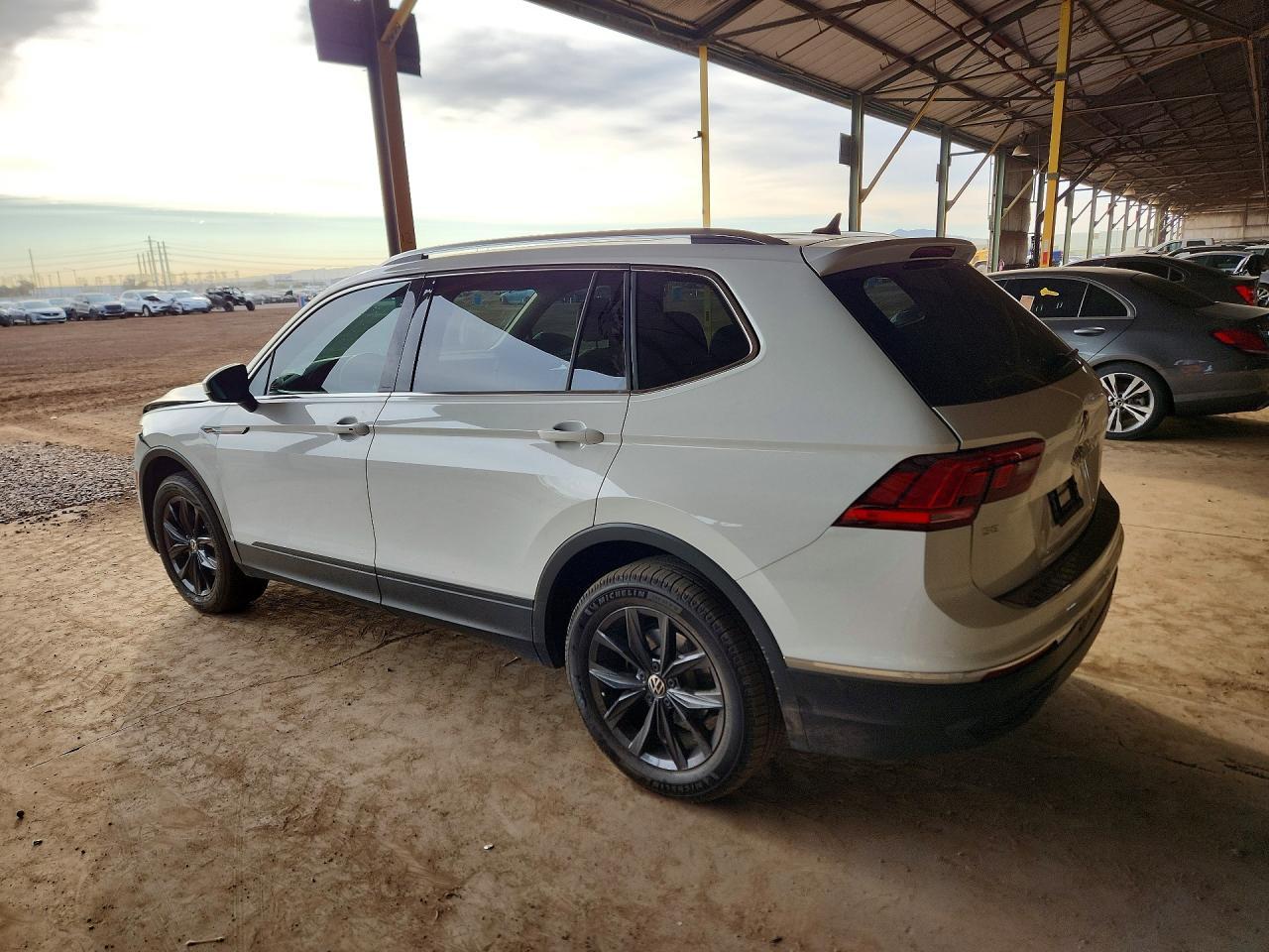 2022 Volkswagen Tiguan Se - Фото 2