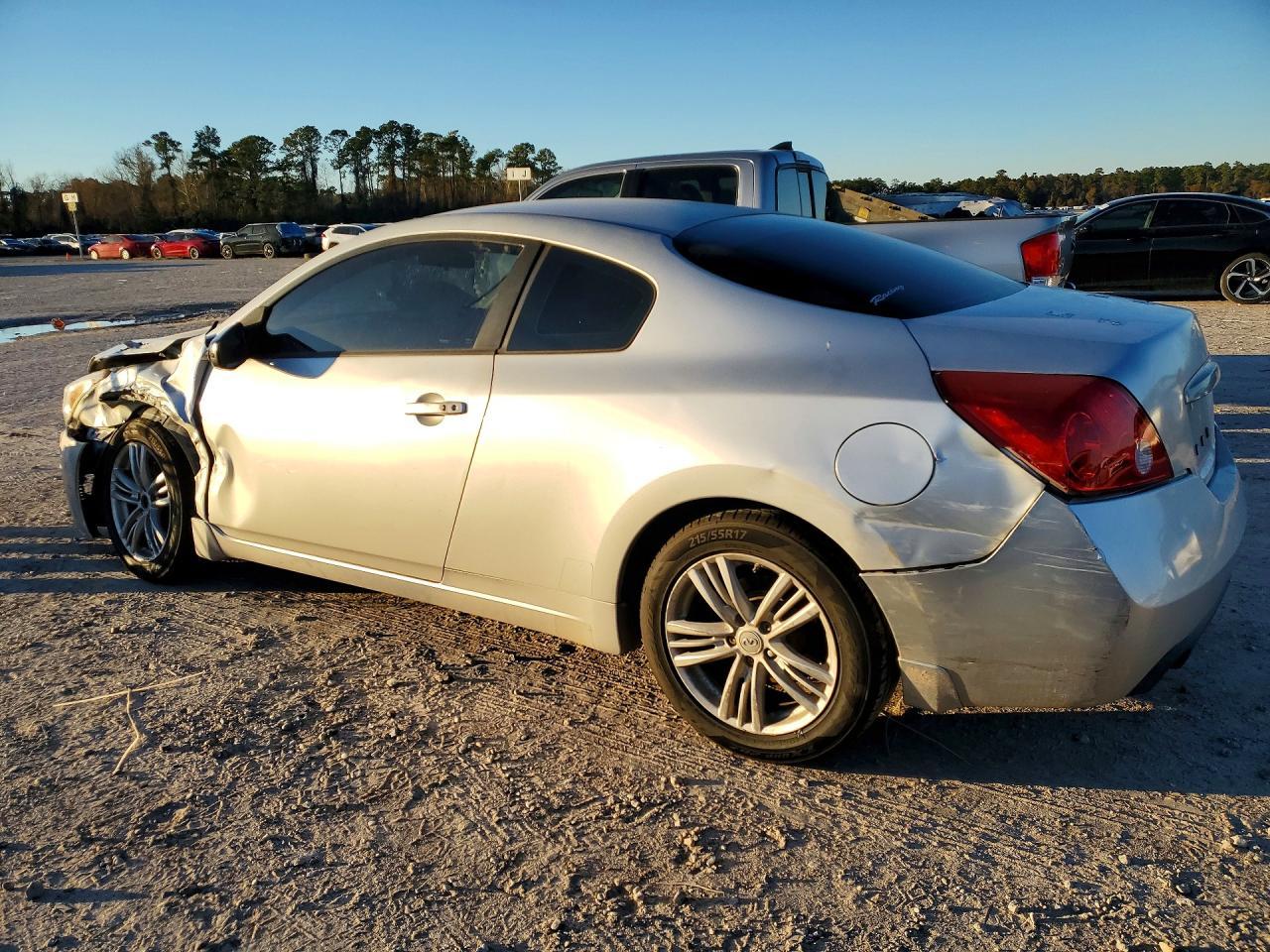 2010 Nissan Altima S - Фото 2