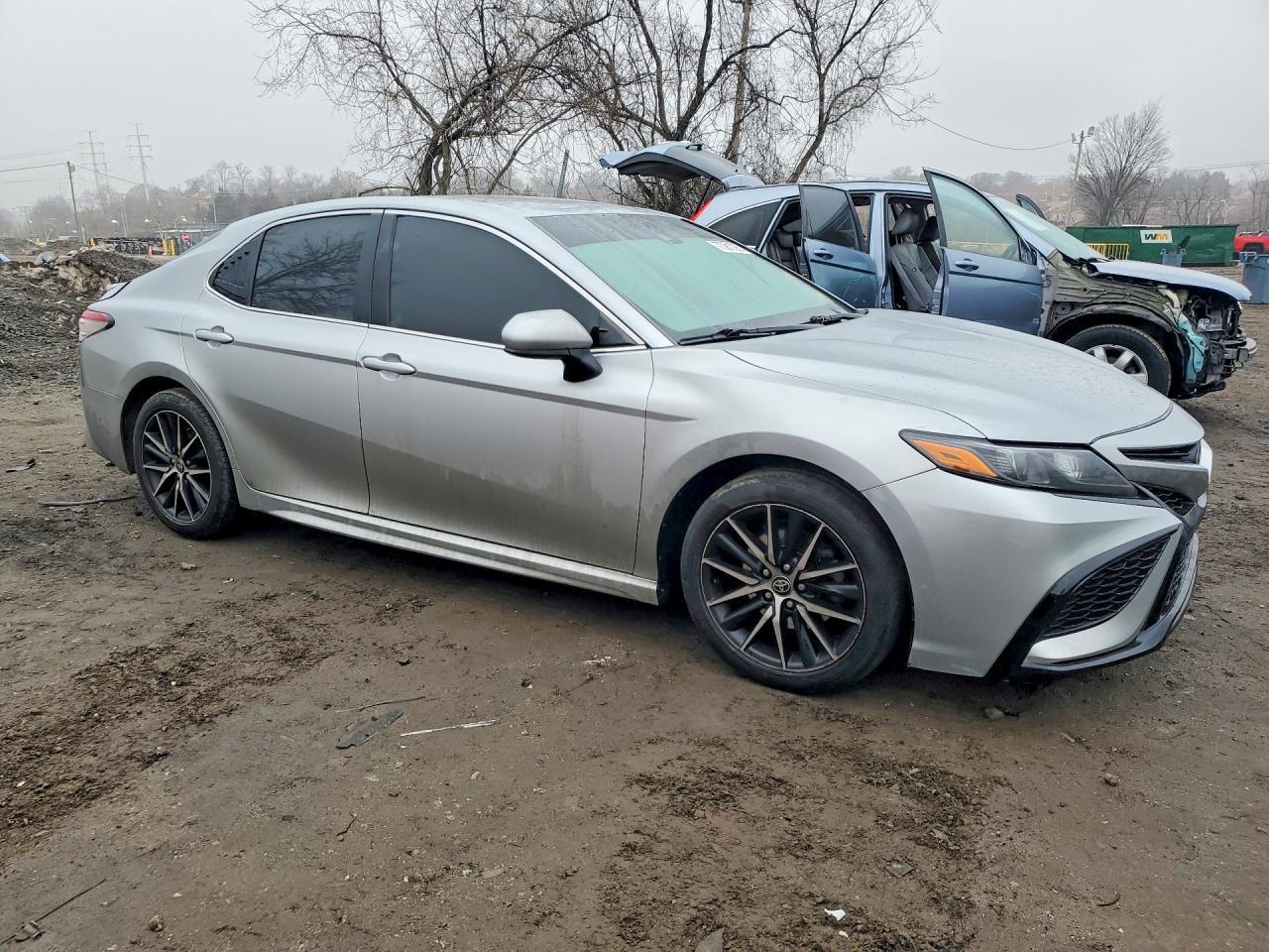 2021 Toyota Camry Se - Фото 4