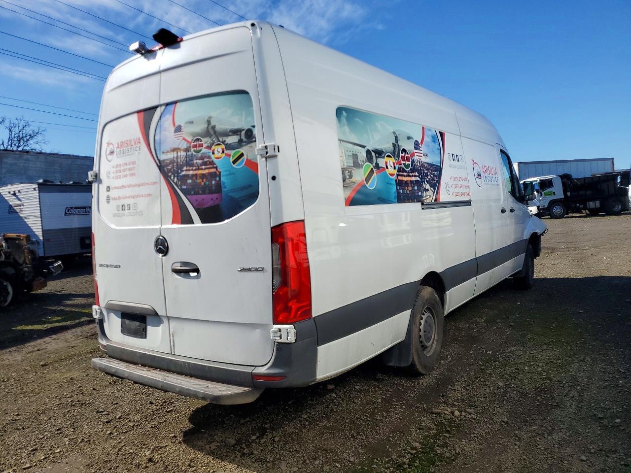 2020 Mercedes Benz Sprinter 2500 Delivery Van - Фото 3