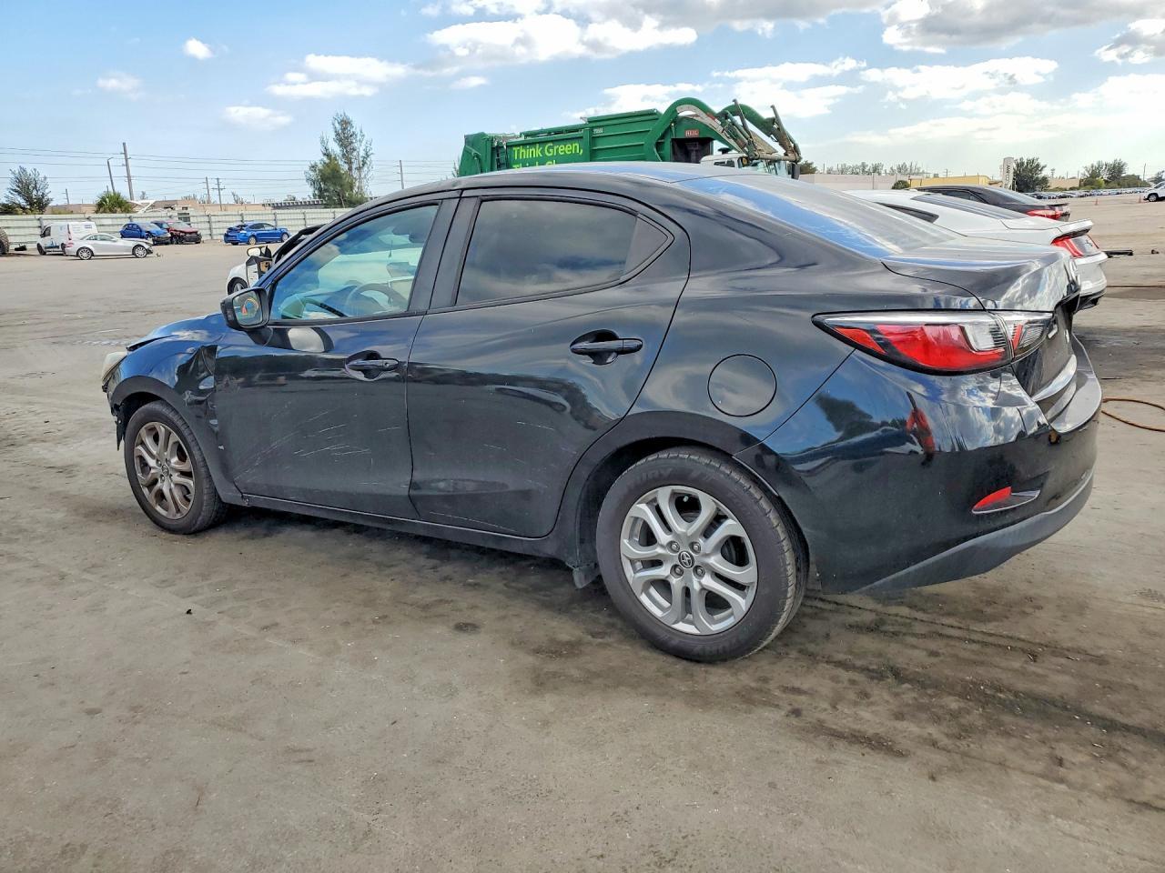 2016 Toyota Scion Ia - Фото 2