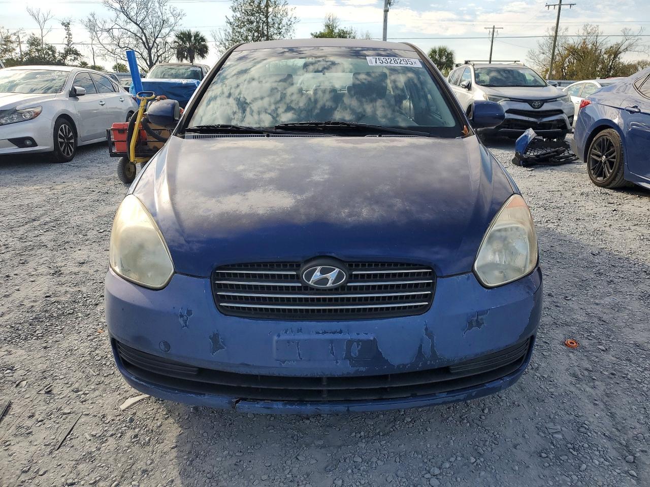 2010 Hyundai Accent - Фото 5