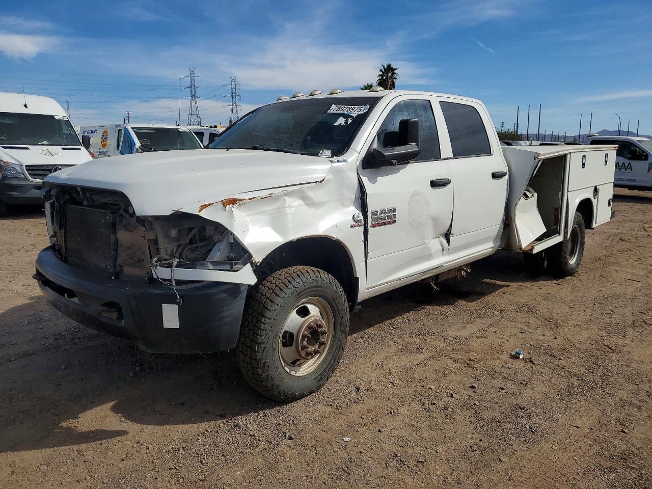 2018 Ram 3500 Utility / Service Truck 6.7L V8 Tdsl - Image 2