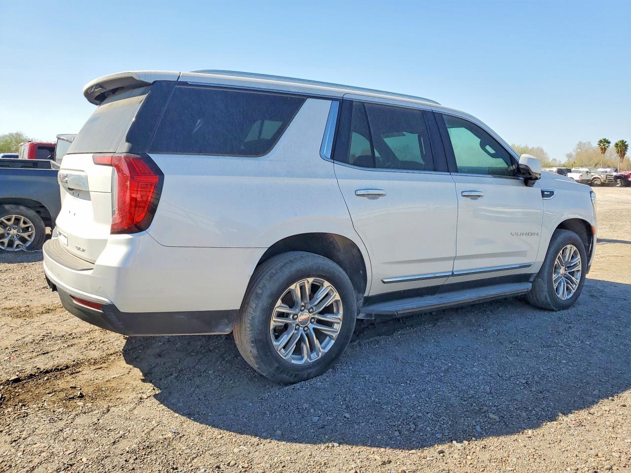 2021 GMC Yukon Slt - Image 3