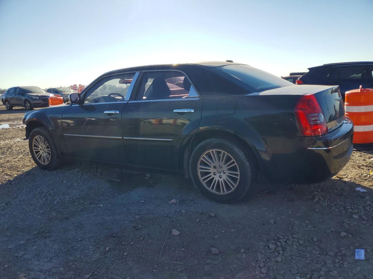 2010 Chrysler 300 Touring - Image 2