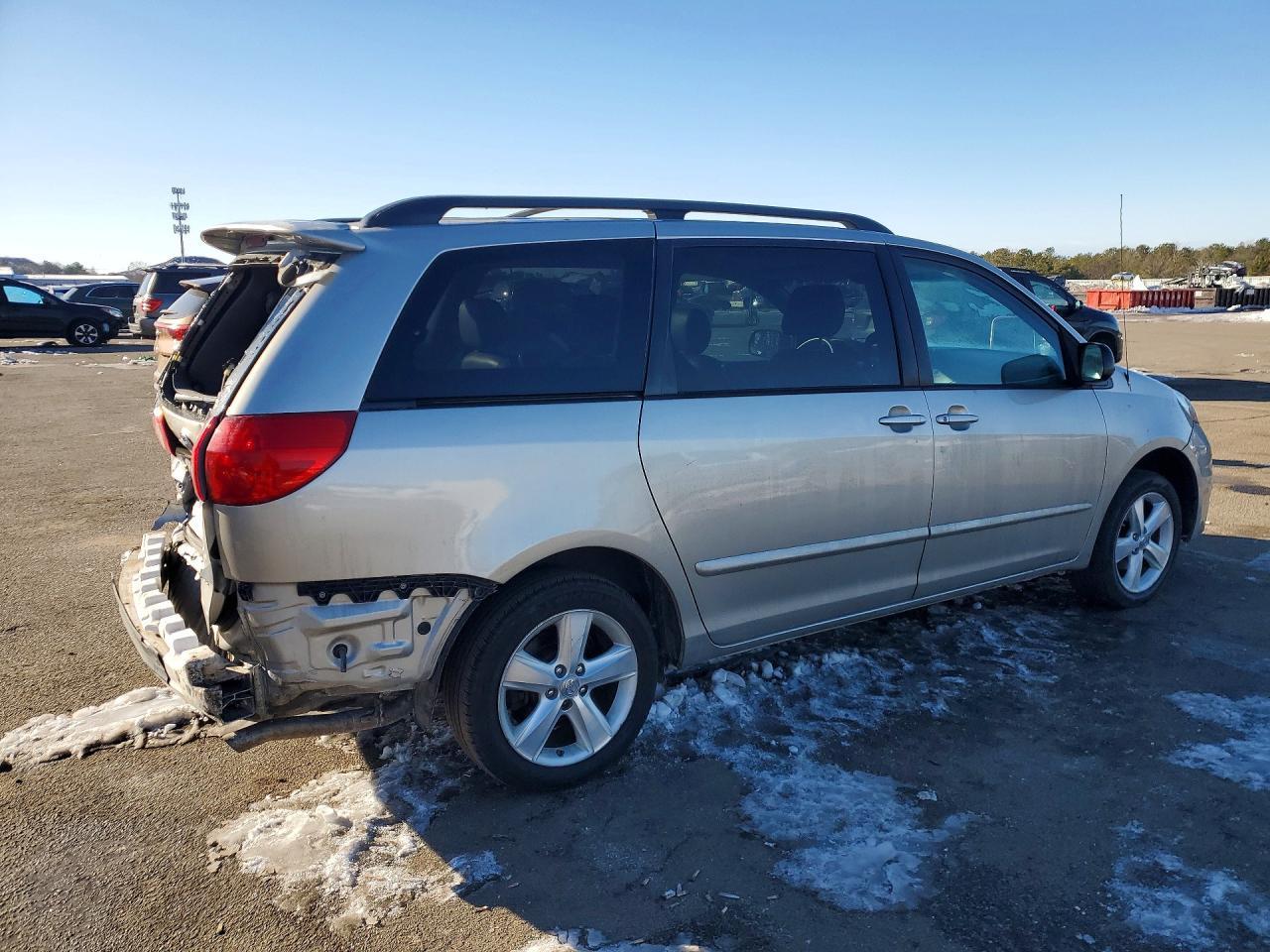 2007 Toyota Sienna Ce - Image 3