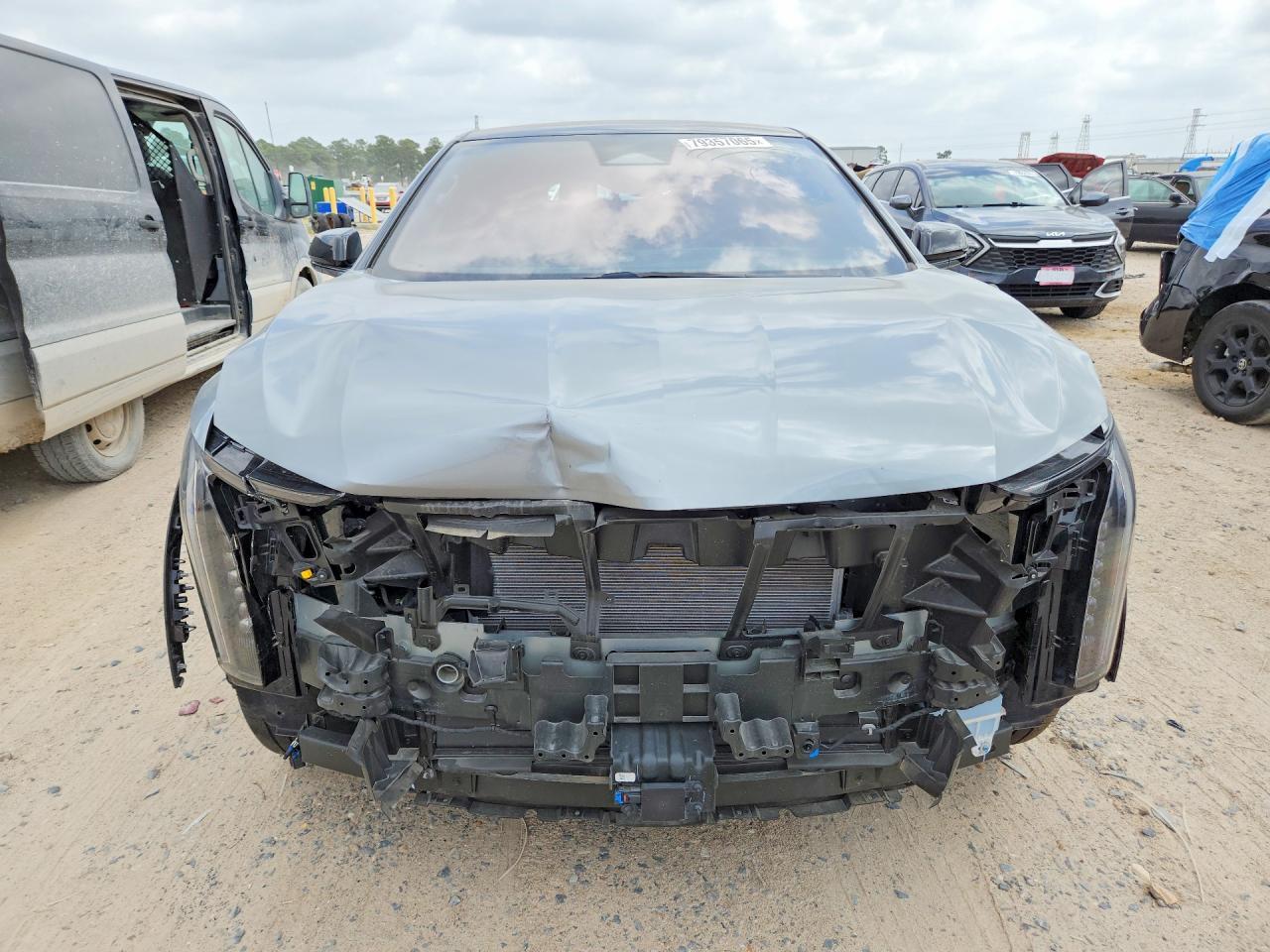 2025 Cadillac Optiq Sport - Фото 5