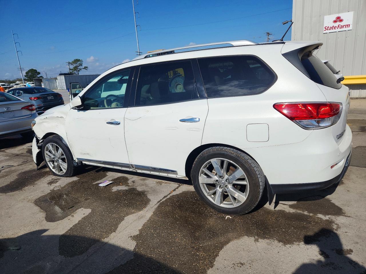 2013 Nissan Pathfinder S - Фото 2
