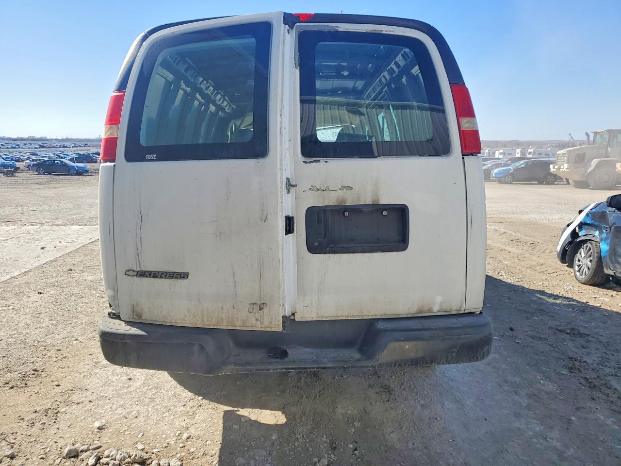 2008 Chevrolet Express G1500 - Image 6