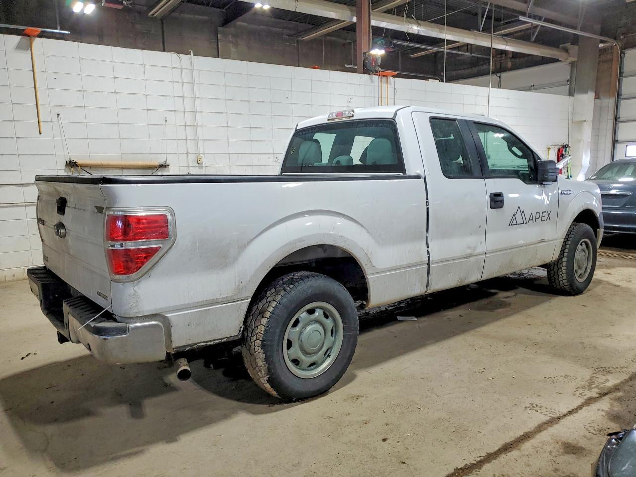 2014 Ford F150 Super Cab - Фото 3