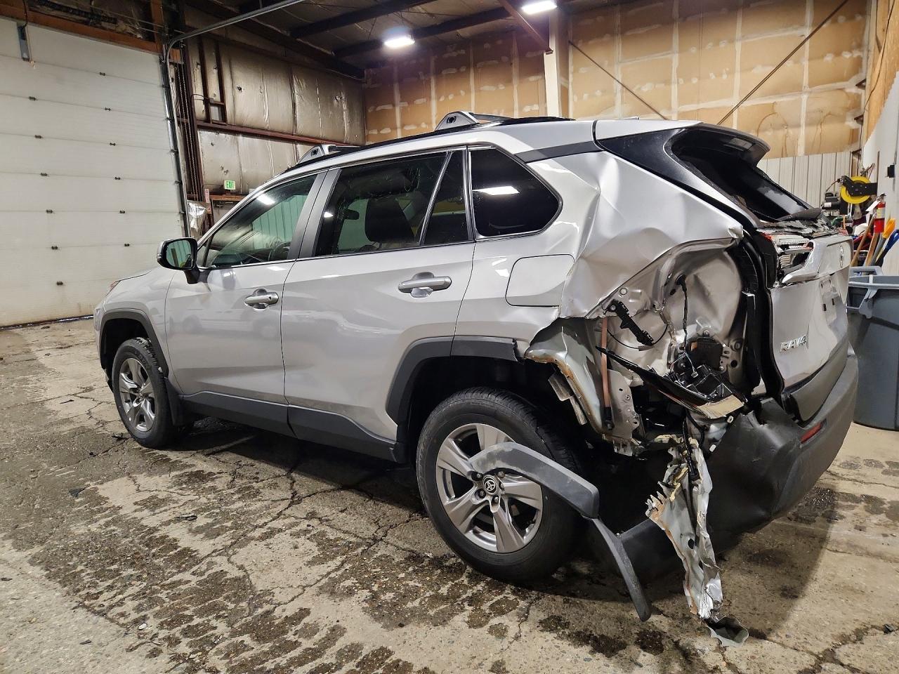 2024 Toyota Rav4 Xle - Фото 2