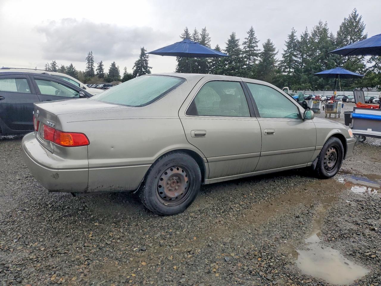 2001 Toyota Camry Le - Image 3