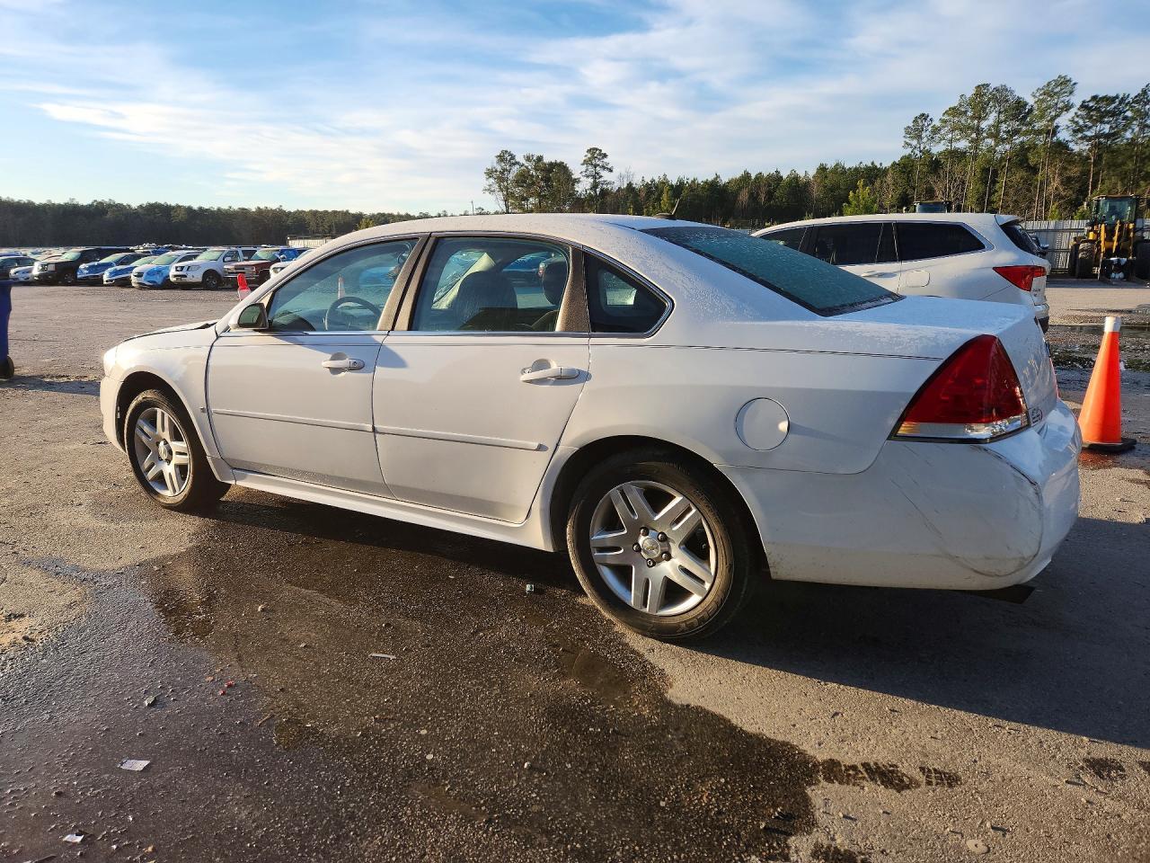 2016 Chevrolet Impala Limited Lt - Image 2