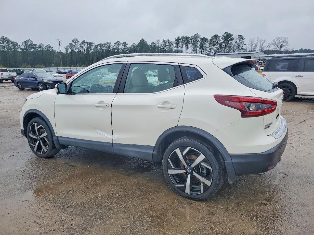 2020 Nissan Rogue - Фото 2