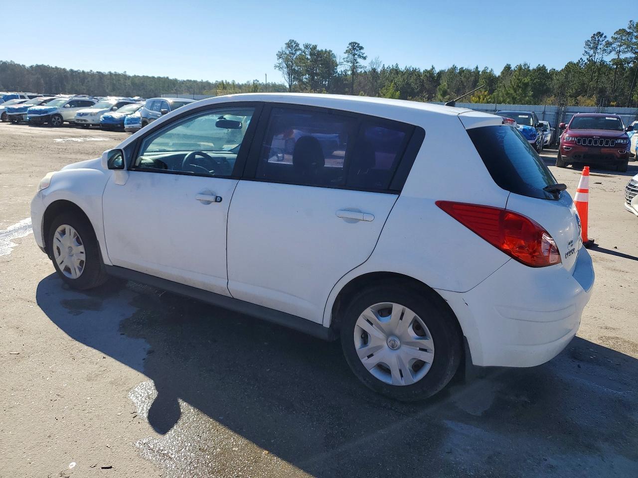 2011 Nissan Versa 1.8 S - Фото 2