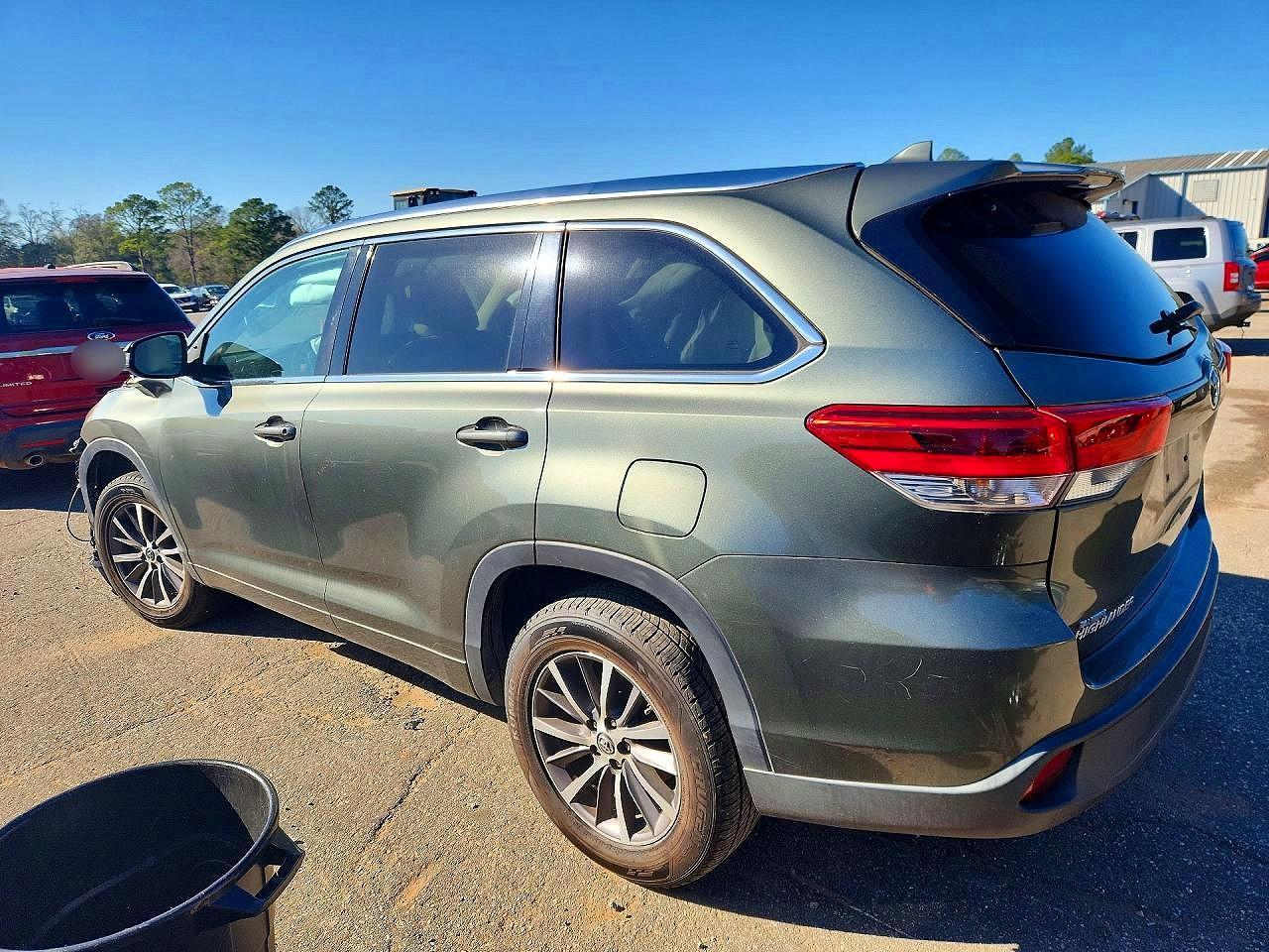 2018 Toyota Highlander Se - Image 2