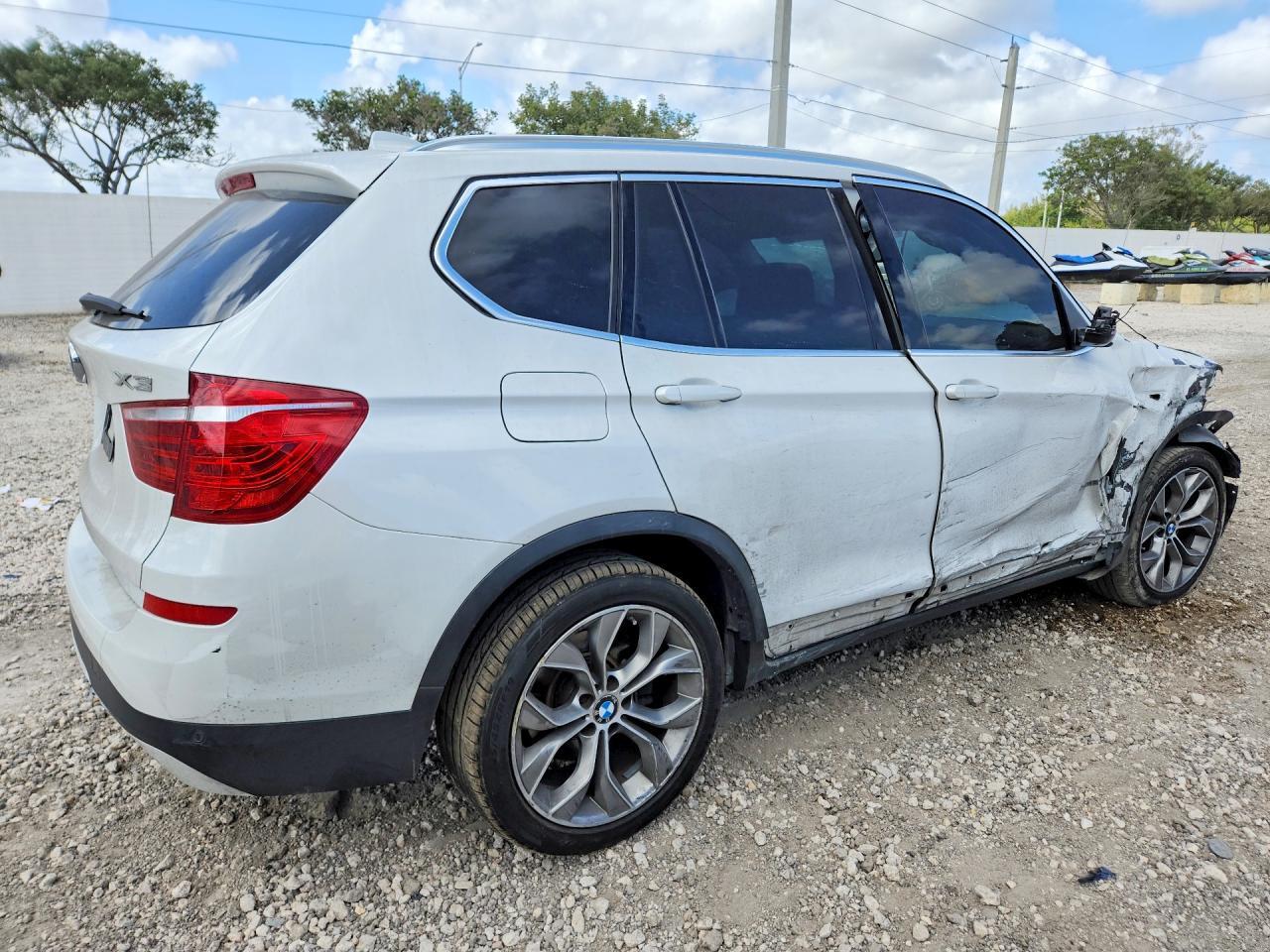 2017 BMW X3 xDrive28I - Фото 3