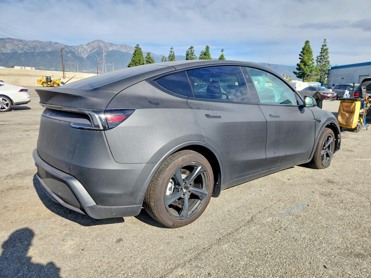 2026 Tesla Model Y - Фото 3