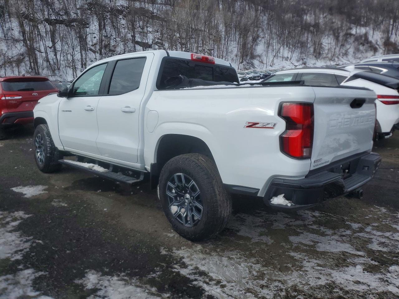 2025 Chevrolet Colorado Z71 - Image 2