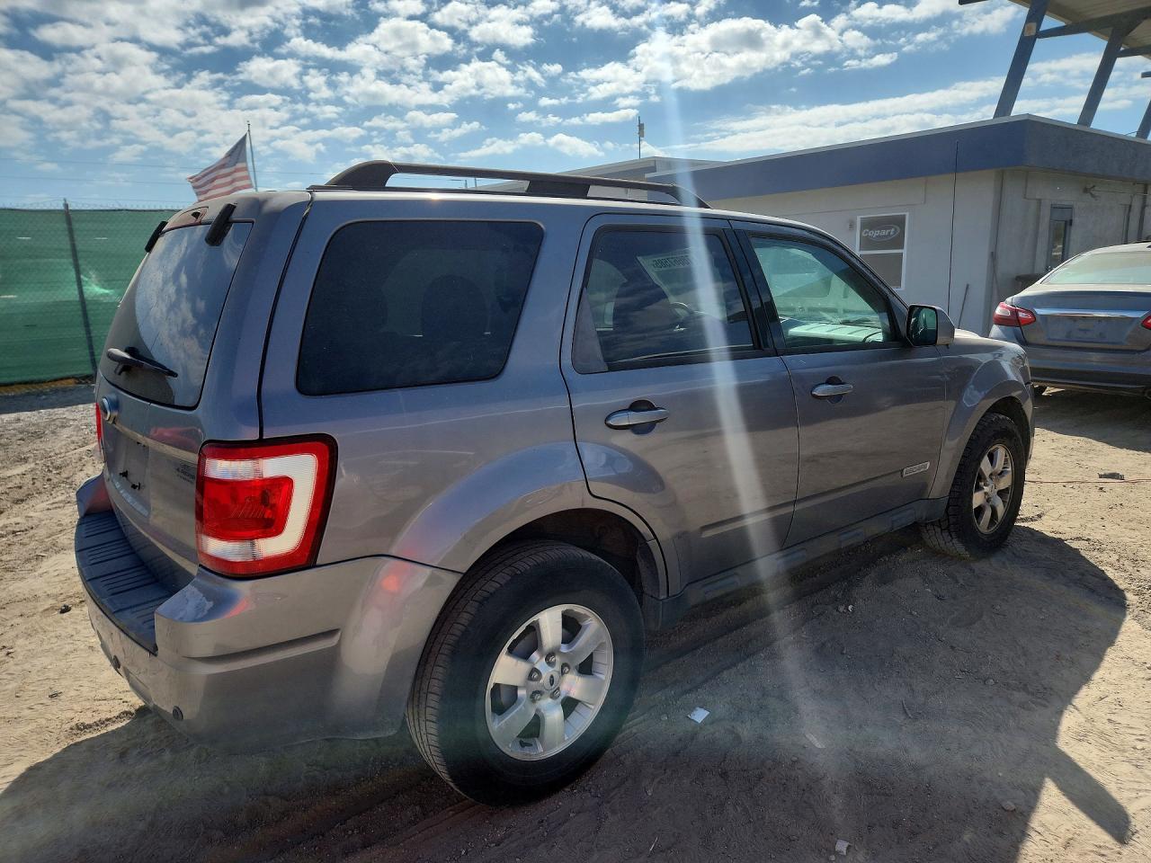 2008 Ford Escape Limited - Image 3