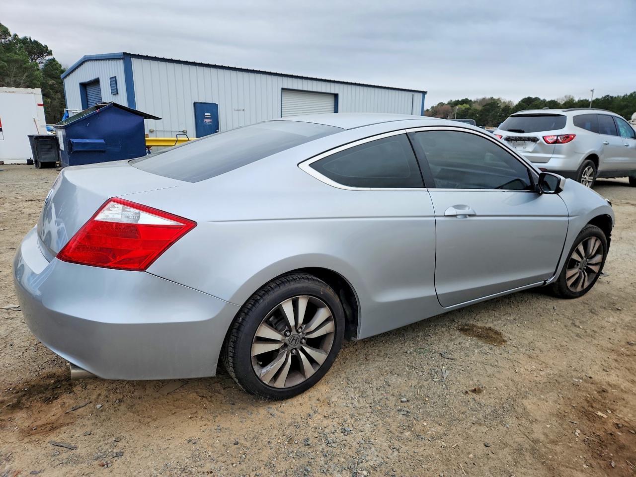 2010 Honda Accord Lx - Image 3