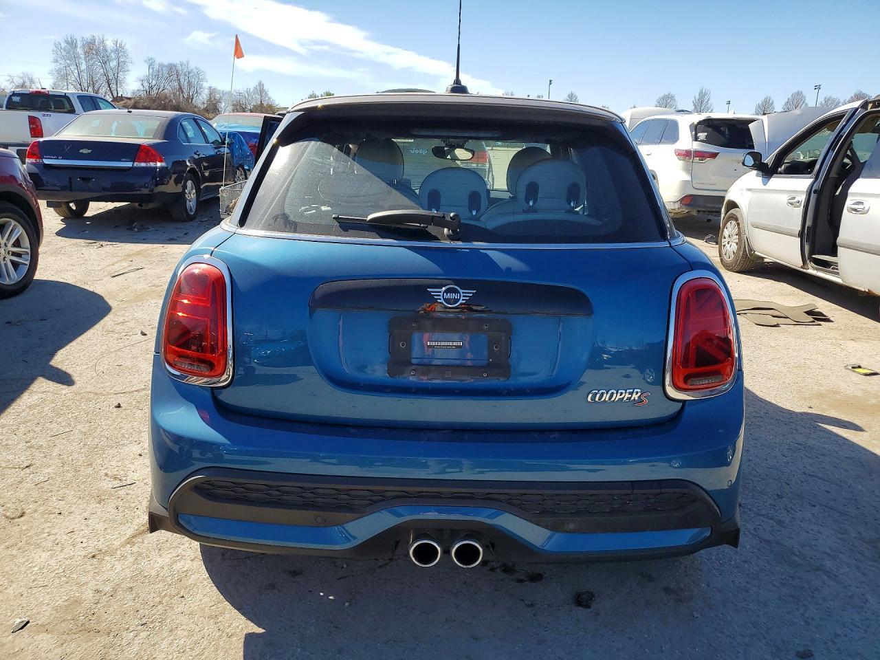 2022 Mini Cooper S - Image 6