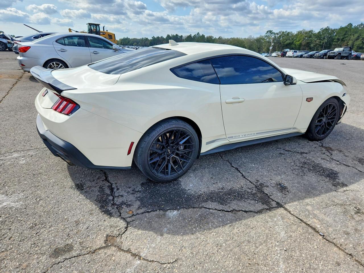 2025 Ford Mustang Gt - Фото 3