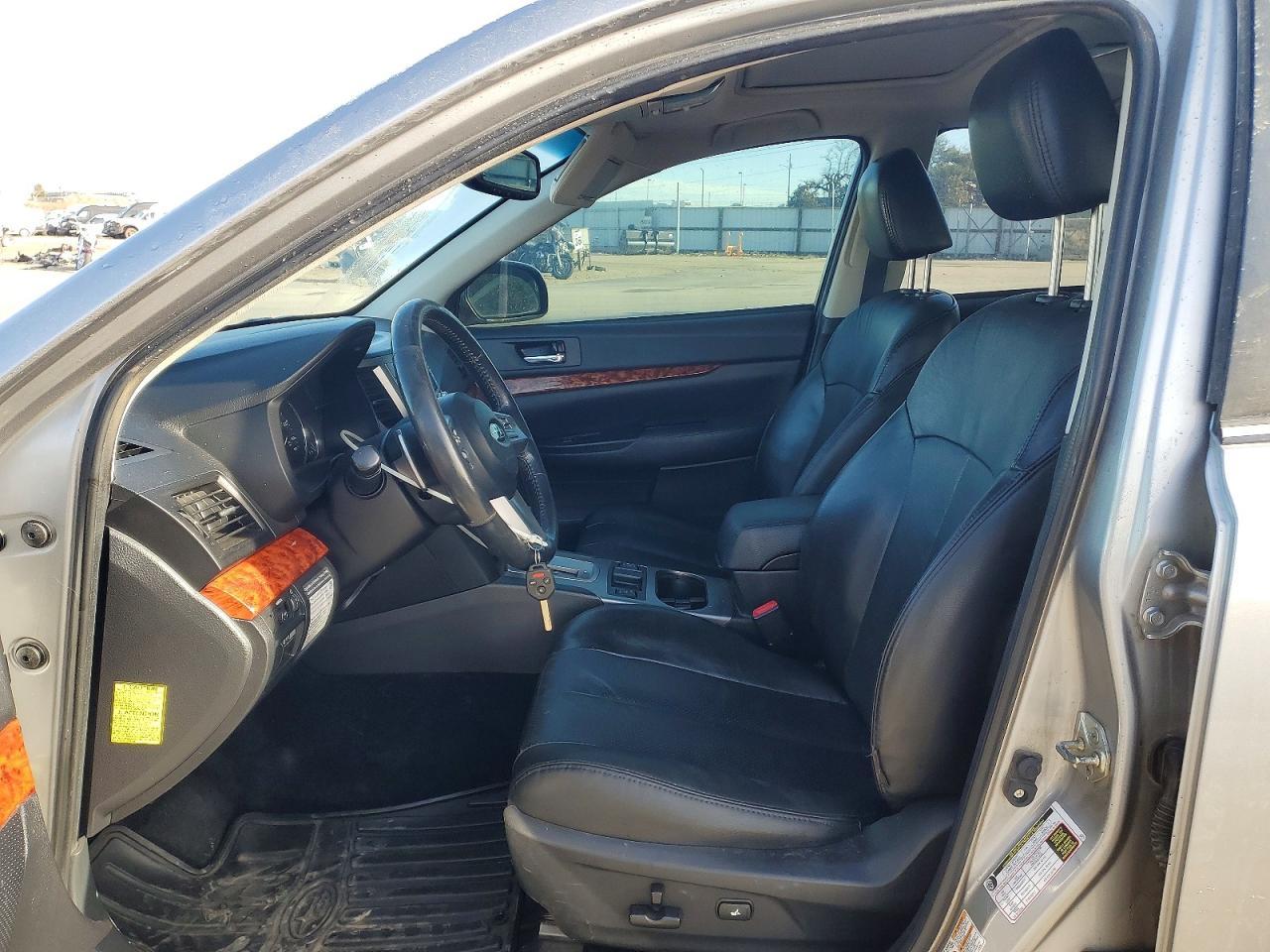 2011 Subaru Outback 2.5I Limited - Фото 7