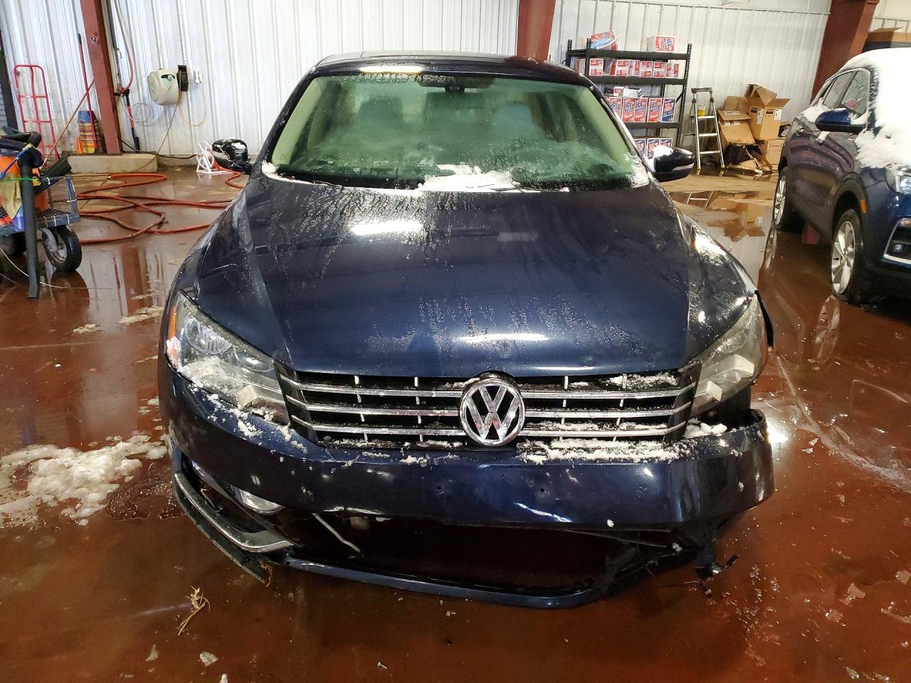 2013 Volkswagen Passat Se - Image 5