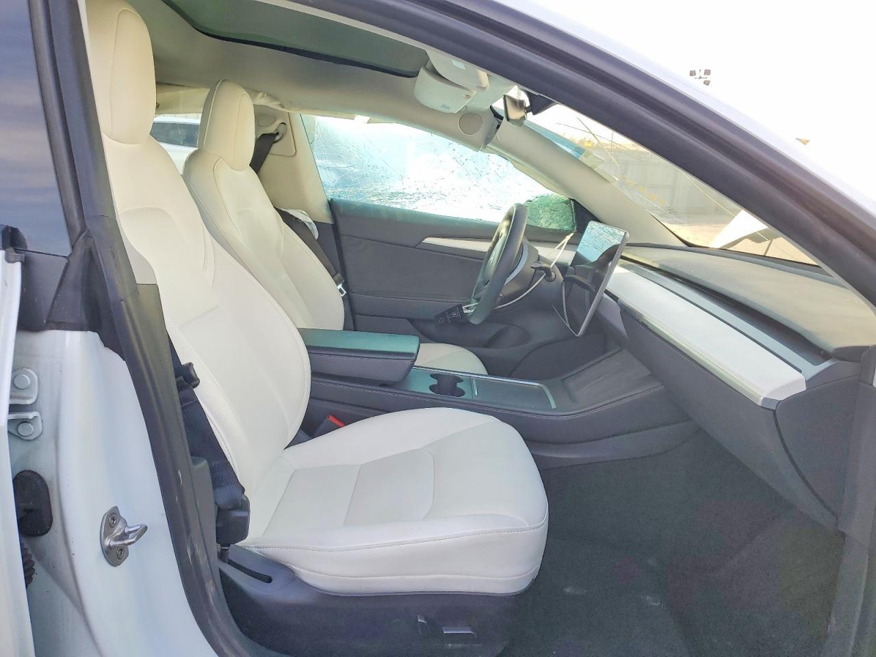 2022 Tesla Model 3 - Фото 7
