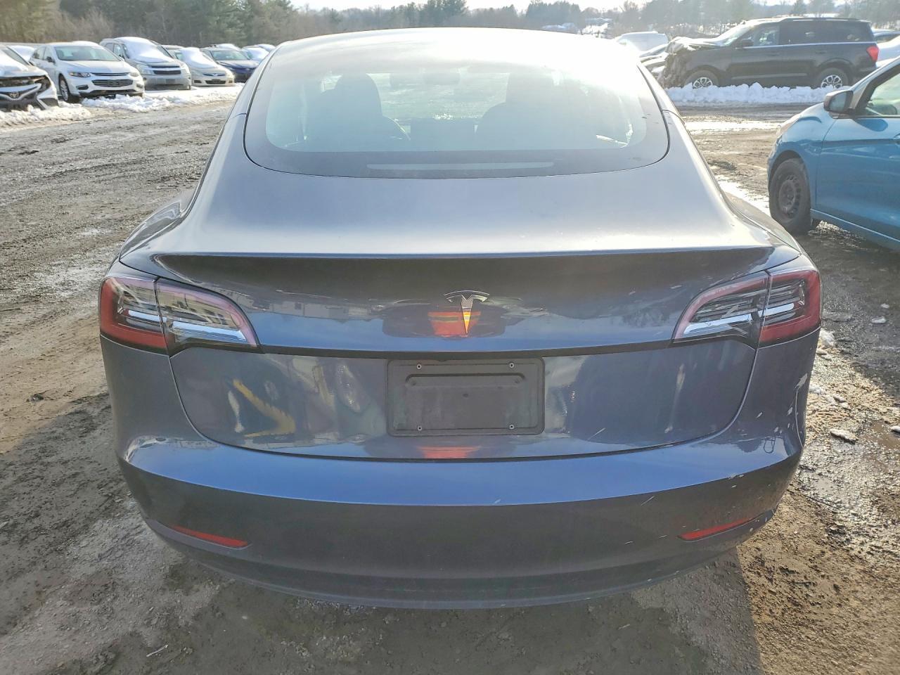 2023 Tesla Model 3 - Фото 6