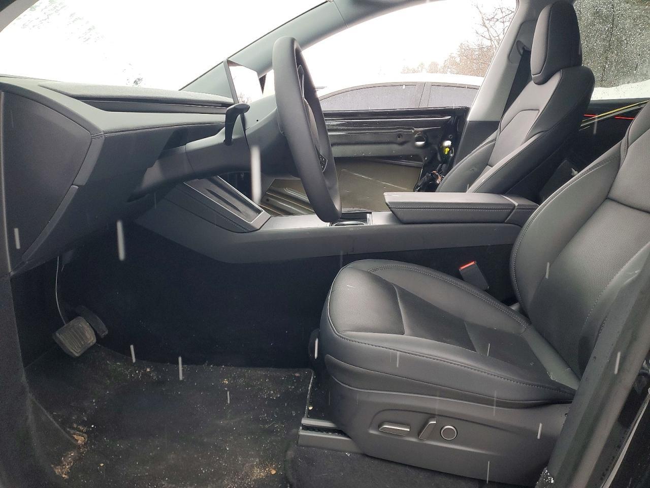 2026 Tesla Model Y - Фото 7