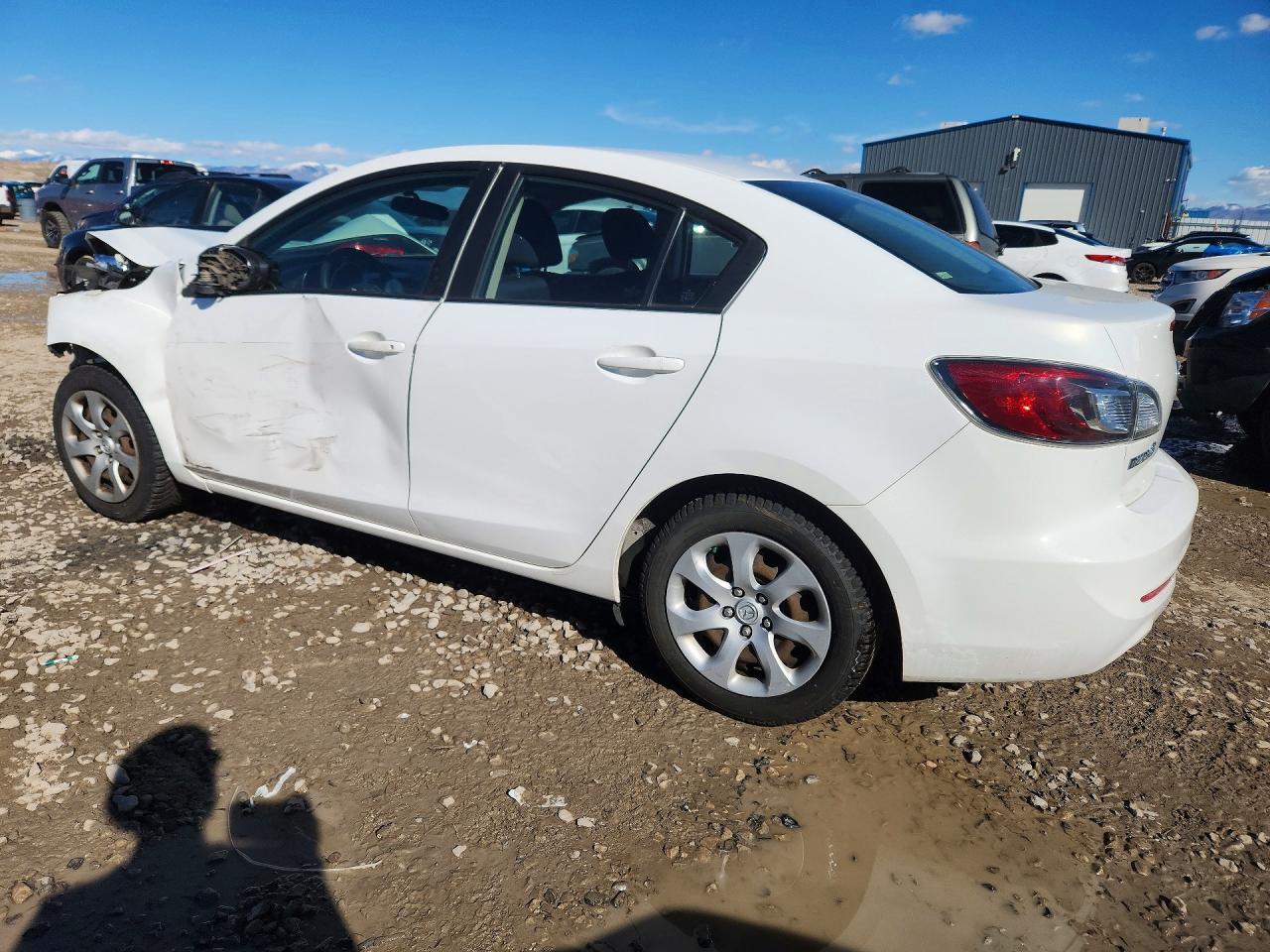 2013 Mazda 3 I - Image 2