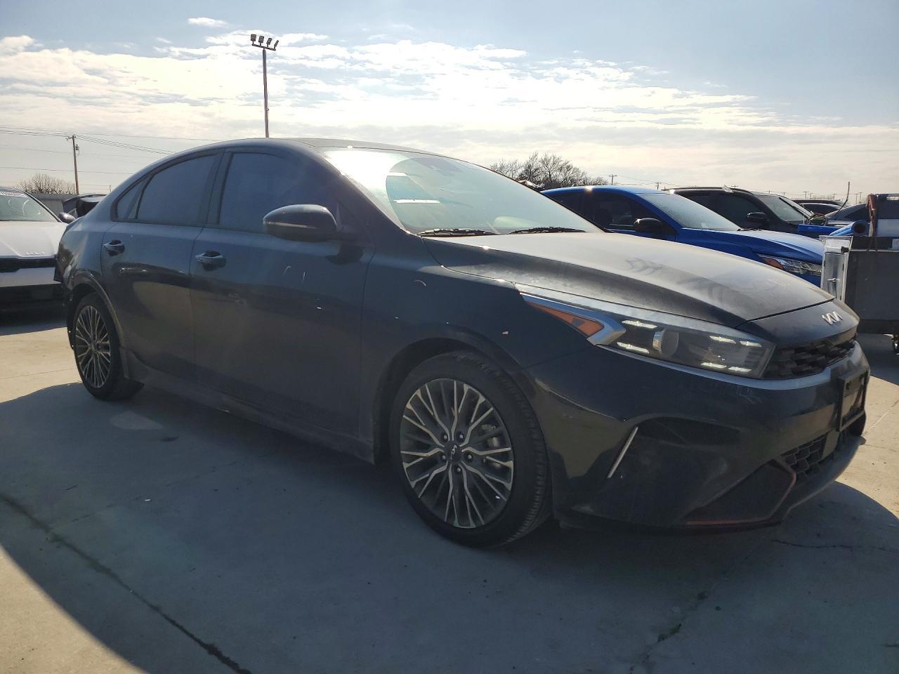 2022 Kia Forte Gt Line - Фото 4