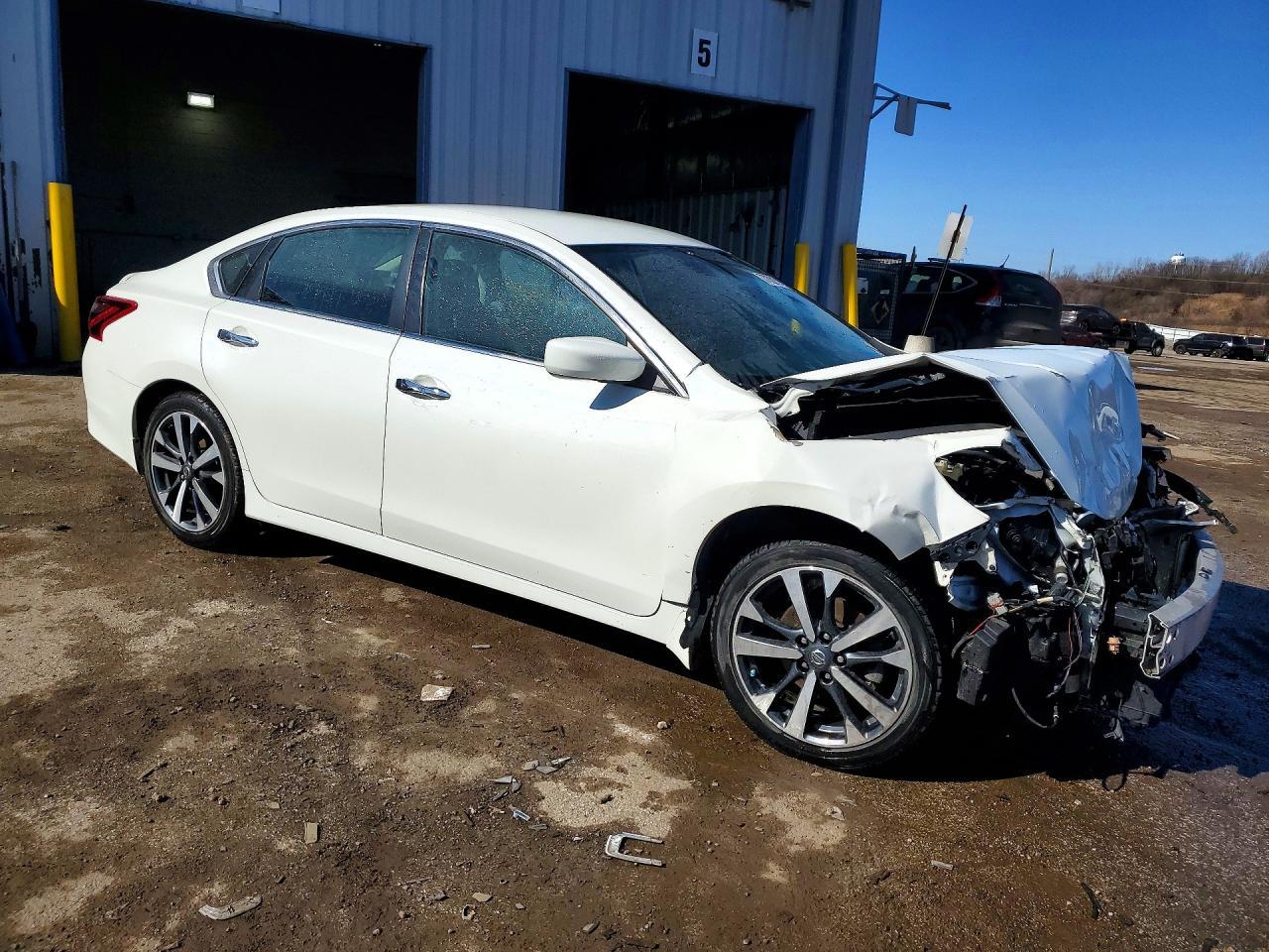 2017 Nissan Altima 2.5 Sr - Фото 4